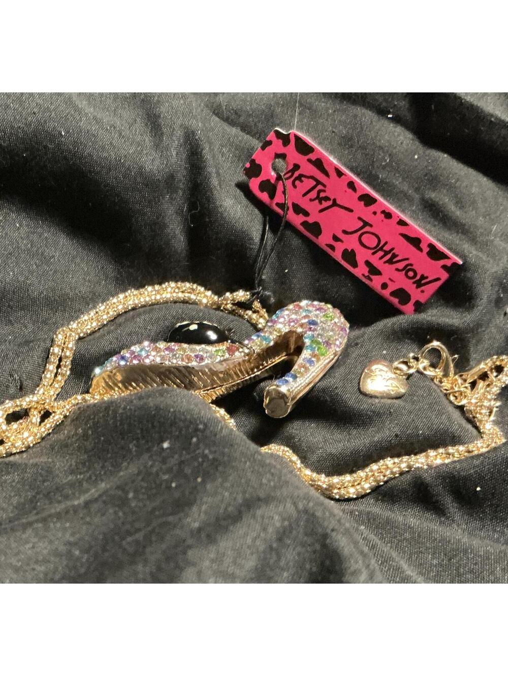 Peek A Boo Shoe Necklace - Picture 2 of 2